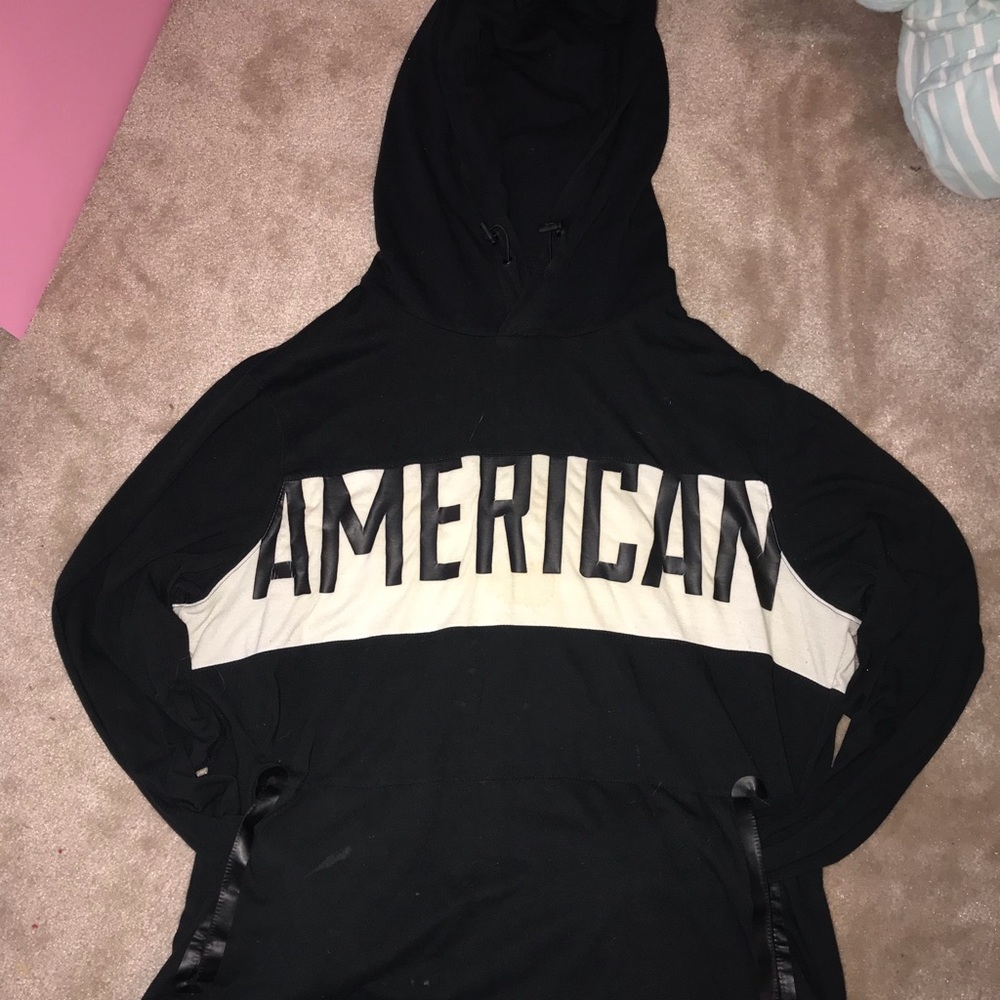 american eagle thin black striped hoodie